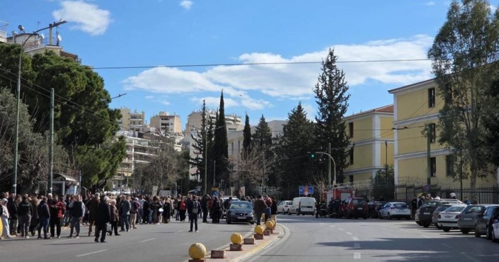 Τηλεφώνημα στην «Εφ.Συν.» για βόμβα - Εκκενώνονται τα δικαστήρια της Ευελπίδων